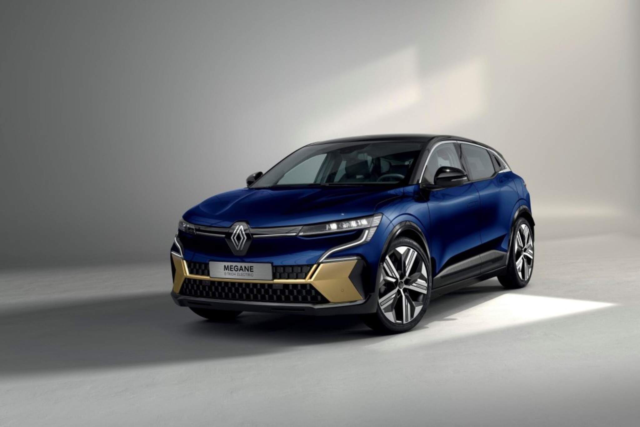 RENAULT PALIELINA SAVU ELEKTROAUTOMOBIĻU KLĀSTU UN UZŅĒMUMA VĒRTĪBU