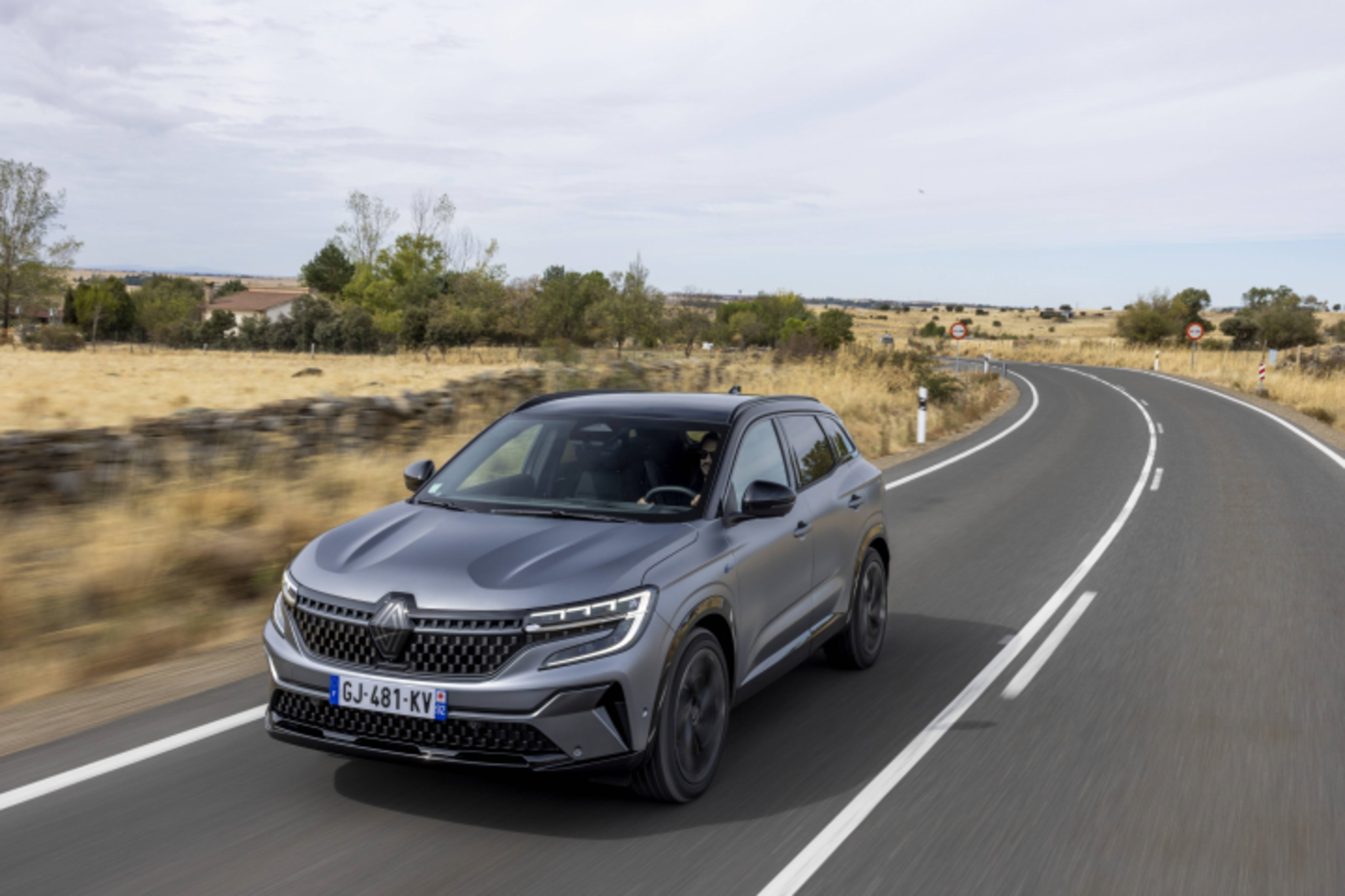 RENAULT ATGRIEŽAS UZ PODESTA – PIRMAIS ZĪMOLS FRANCIJĀ UN OTRAIS EIROPĀ