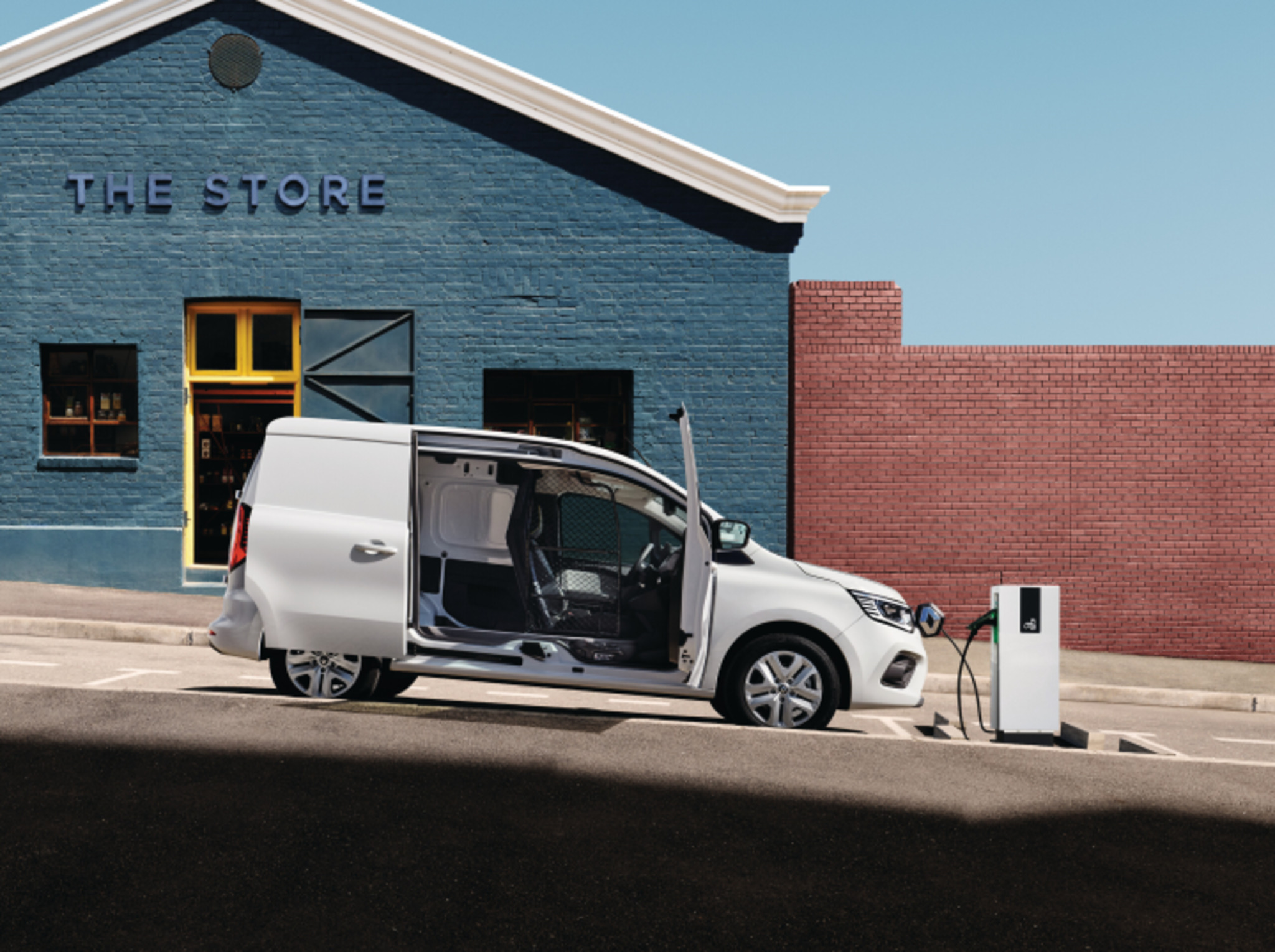 
                        RENAULT KANGOO – VISVAIRĀK PĀRDOTAIS ELEKTROAUTOMOBILIS SAVĀ SEGMENTĀ KOPŠ 2011. GADA                        
                    