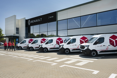 DPD Latvija papildina autoparku ar 10 jauniem Renault Master elektrobusiem