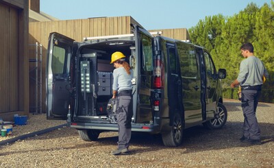 JAUNAIS TRAFIC VAN – GAN DARBA INSTRUMENTS, GAN BRAUKŠANAS PRIEKS