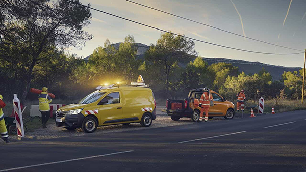 Jaunais Renault Express Van NORDE